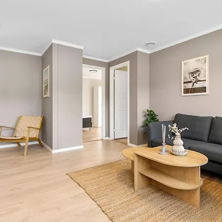 Fully Furnished Close To Technology Park And Uni 아파트 *